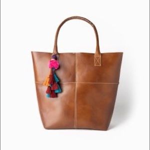 leather tote bag w/boho tassel, Anthropologie like